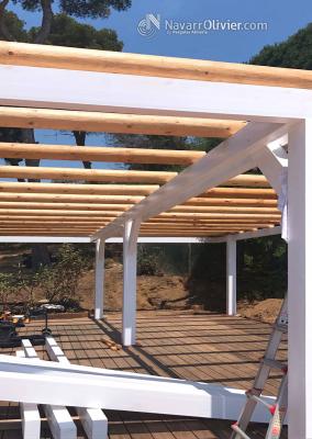 Montaje de pérgola para chiringuito Baluma, Lloret de Mar