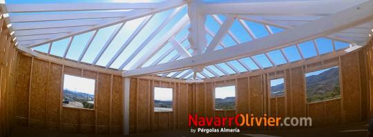 MOntaje de estructura en madera laminar acabado en blanco