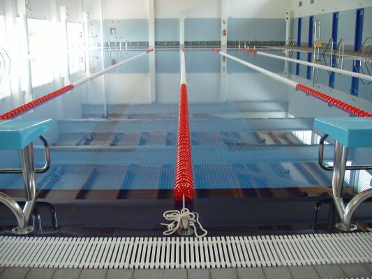 Piscina pública cubierta