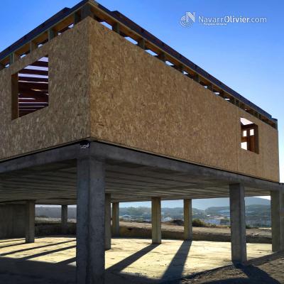 MOntaje de vivienda de madera en en tramado ligero