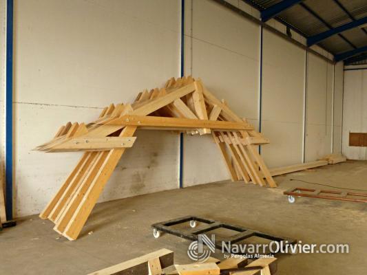 Construcción de cerchas para estructura de cubierta