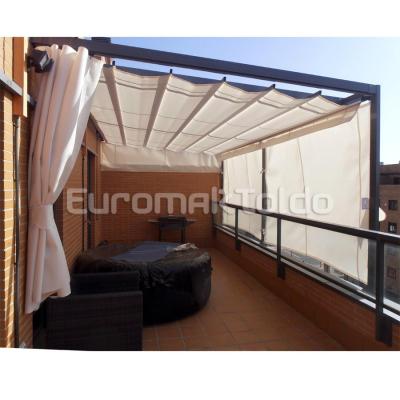 Pergola con cortinas