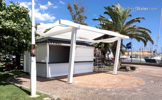 Chiringuito con pergola adosada