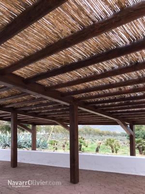 Pergola en madera ytronco y cañizo, Genoveses