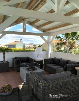 Terraza con cenador a 2 aguas en madera y tronco calibrado