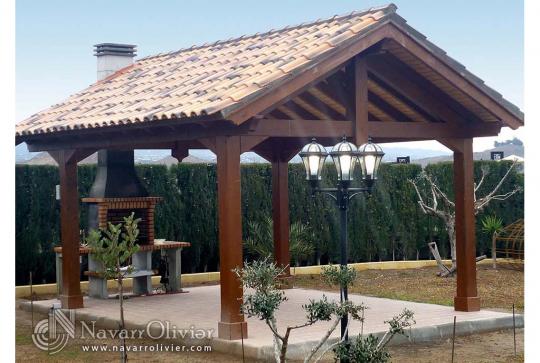 Pergola para jardín con techo en teja árabe