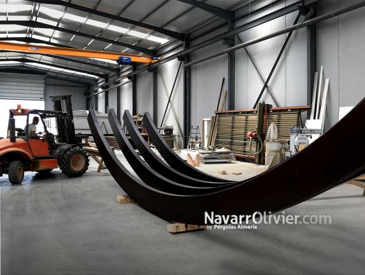 Mecanizado de vigas de madera curava laminada