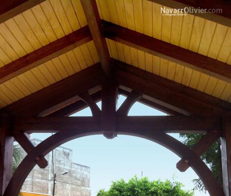 porche para recibidor en madera para exterior