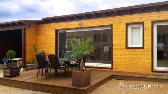 Minicasa de madera con aislación para su uso durante todo el año con aseo y terraza