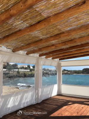 Terraza desmontable con cerramiento en cadaques
