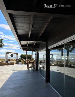 Pérgola voladizo para restaurante