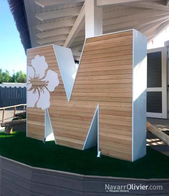 Rótulo corpóreo de madera y krion mecanizado CNC