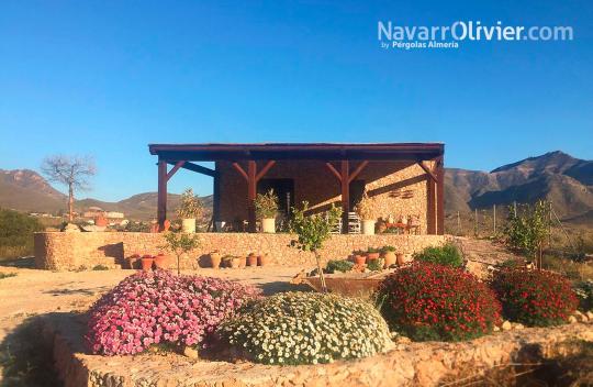 Pérgola de madera rúistica para cortijo en Murcia