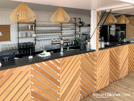 Zona de bar de chiringuito desmontable de diseño