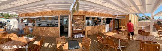 Terraza de restaurante de playa desmontable para temporada