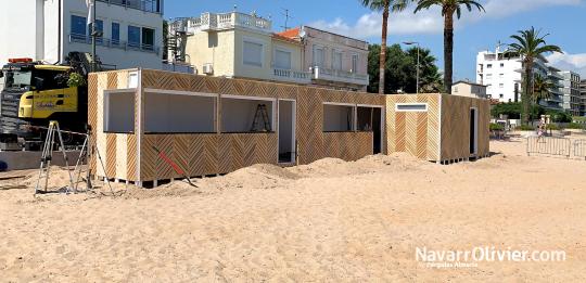Montaje de chiringuito de 60 m2 en módulos transportables