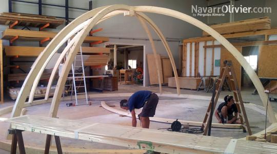 Costrucción en madera de domo para cúpula de iglesia