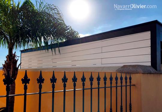 Pérgola con cerramiento para aparcamiento