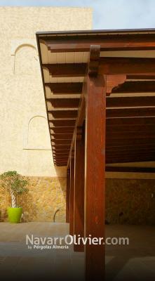 Pergola de madera para patio de vivienda