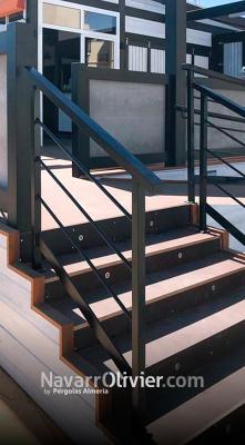 Escalera de madera para terraza