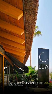 Cubierta para restaurante LUA construida en madera