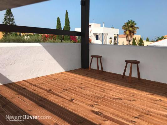 Deck en madera autoclave ranurada