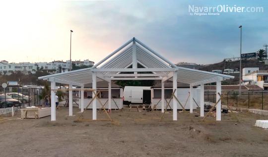 Estructura de madera para restaurante de playa