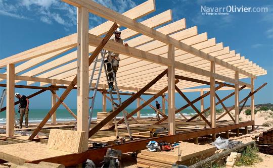 Construcción de chiringuito de madera fijo de 150 m² en Chiclana, Cádiz