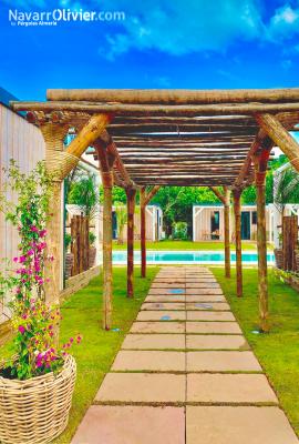 Pérgola natural decorativa pra Camping Sant Miquel