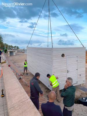Montaje de chiringuito modular a pie de playa