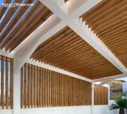 Construcción de pérgolas y estructuras de madera para hogar y profesionales