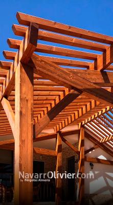 Pérgola de madera a 2 aguas