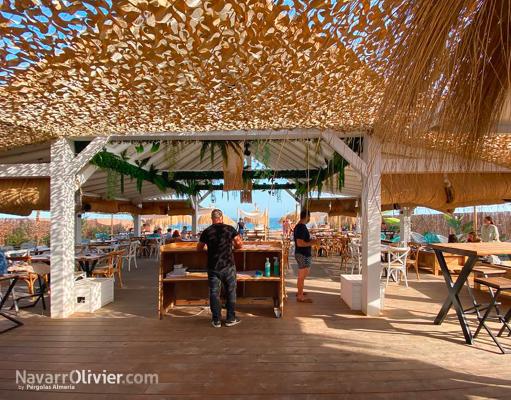 Chiringuito de madera con terraza en Torrox, Granada