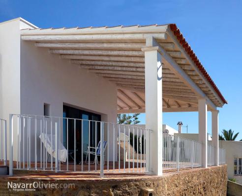 Pérgola para valcon de vivienda reformada