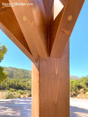 Detalle constructivo de pérgola de madera laminada