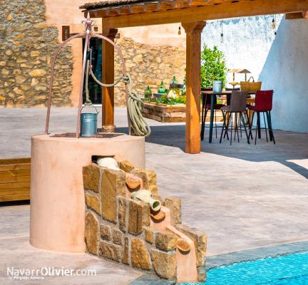 Construcción de pergola de madera para casa rural