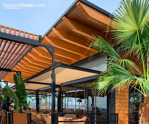 Construcción de restaurante de metal y madera