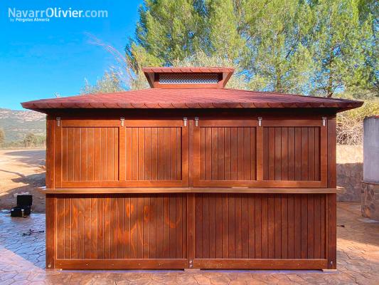 Caseta de madera a 4 aguas para parques y campings