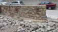 Muro piedra en seco. Cerrado de parcela en un Castillo particular en pueblo de Lleida