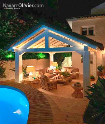 Pérgola a 2 aguas para salón exterior chillout