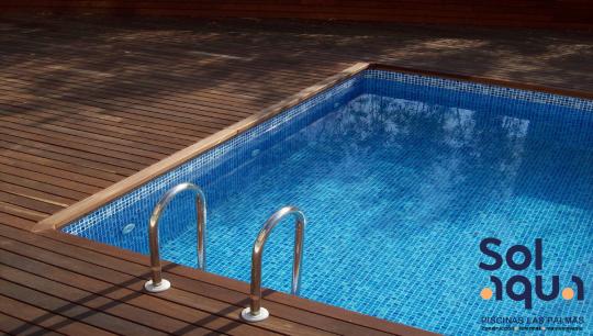 Escaleras de piscinas