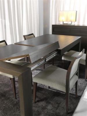 C.Banna mesa de comedor extensible.