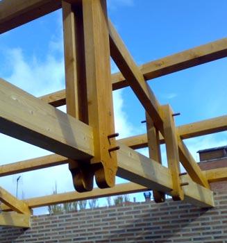 Detalle de estructura de madera para cubierta