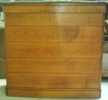 Cómoda de cerezo