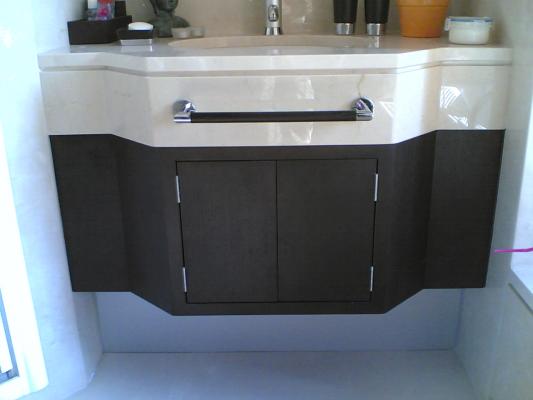 Bajo lavabo.1