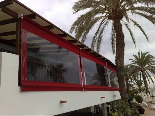 Toldo Vertical Mod. Vertisun con Ventana