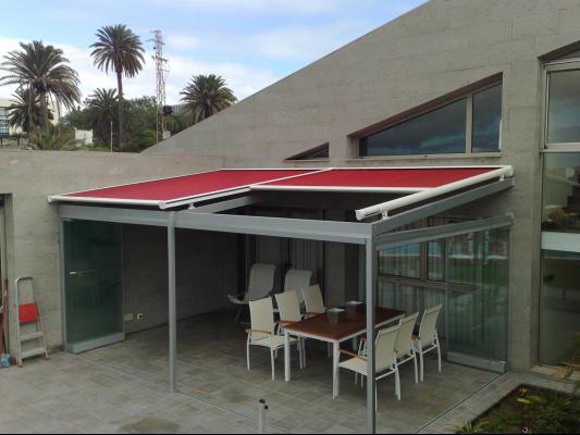 Toldo Mod. Aurea Motorizado y con Estructura