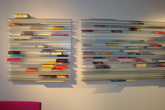 Estantes de Pared Paperback de Spectrum