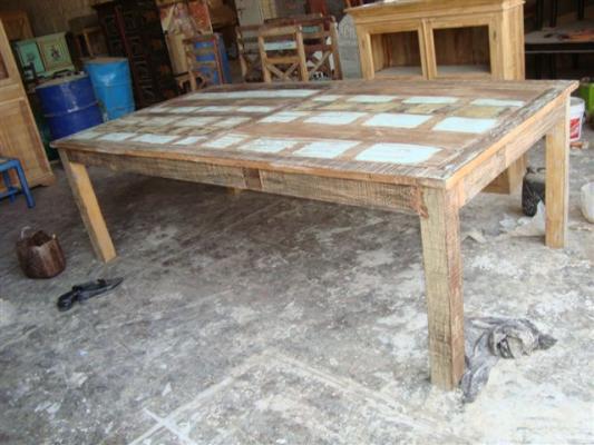 CONSTRUCCION MUEBLES EN TECA ANTIGUA