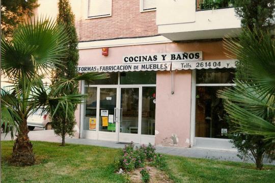 FACHADA TIENDA ANTIGUA
